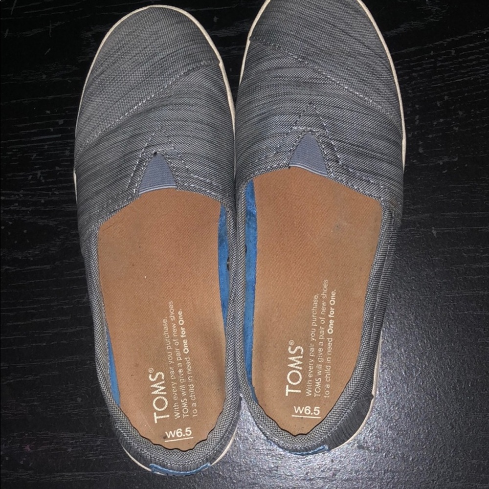 Toms size 6.5 shoes